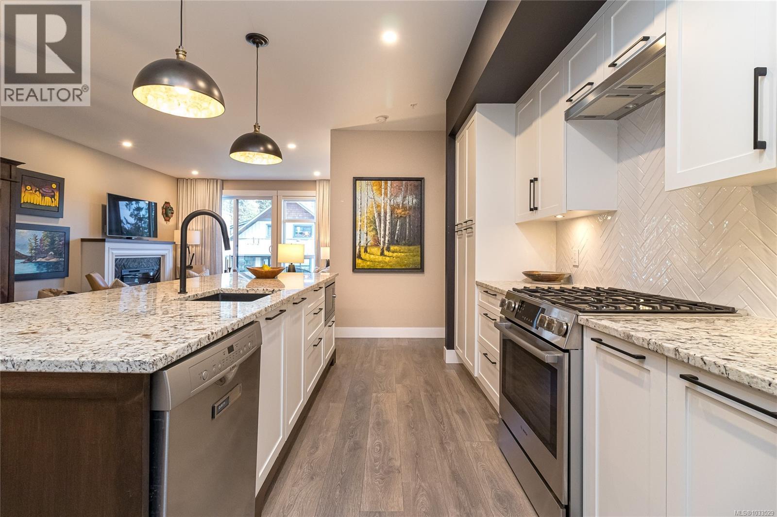 #104 467 Royal Bay Dr - 13
