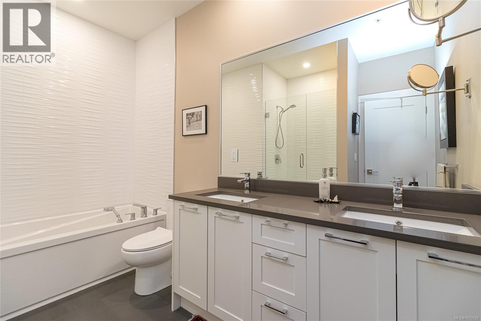 #104 467 Royal Bay Dr - 19