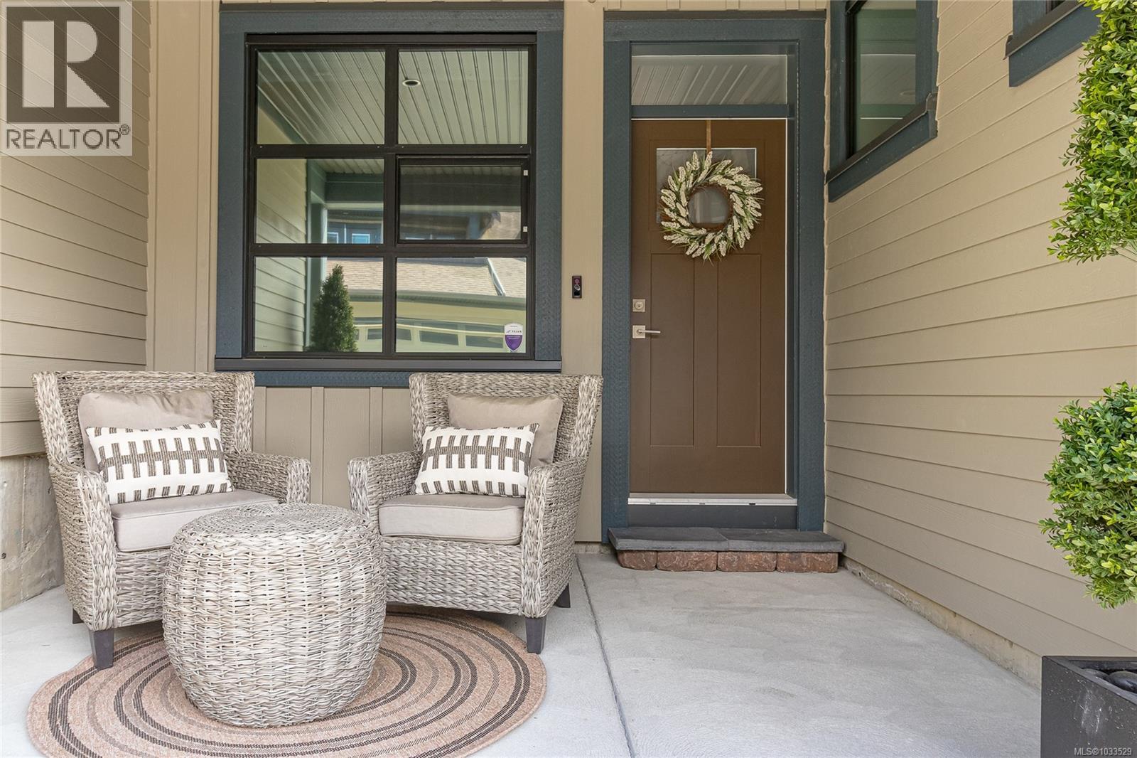 #104 467 Royal Bay Dr - 3