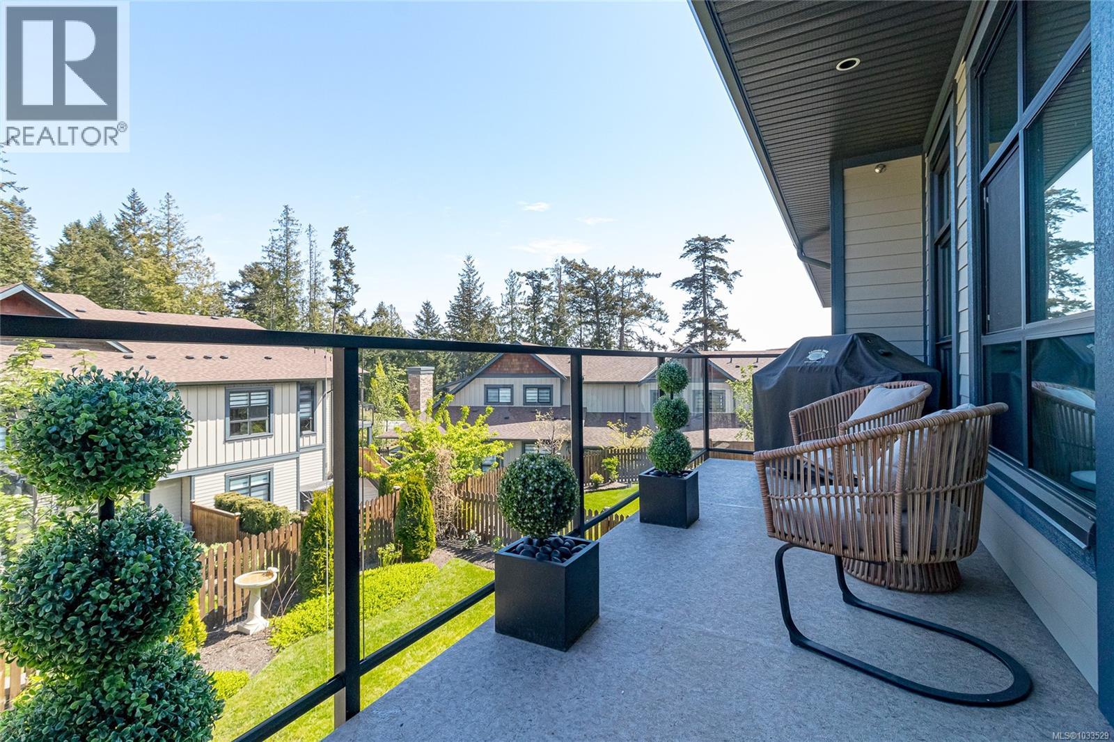 #104 467 Royal Bay Dr - 30