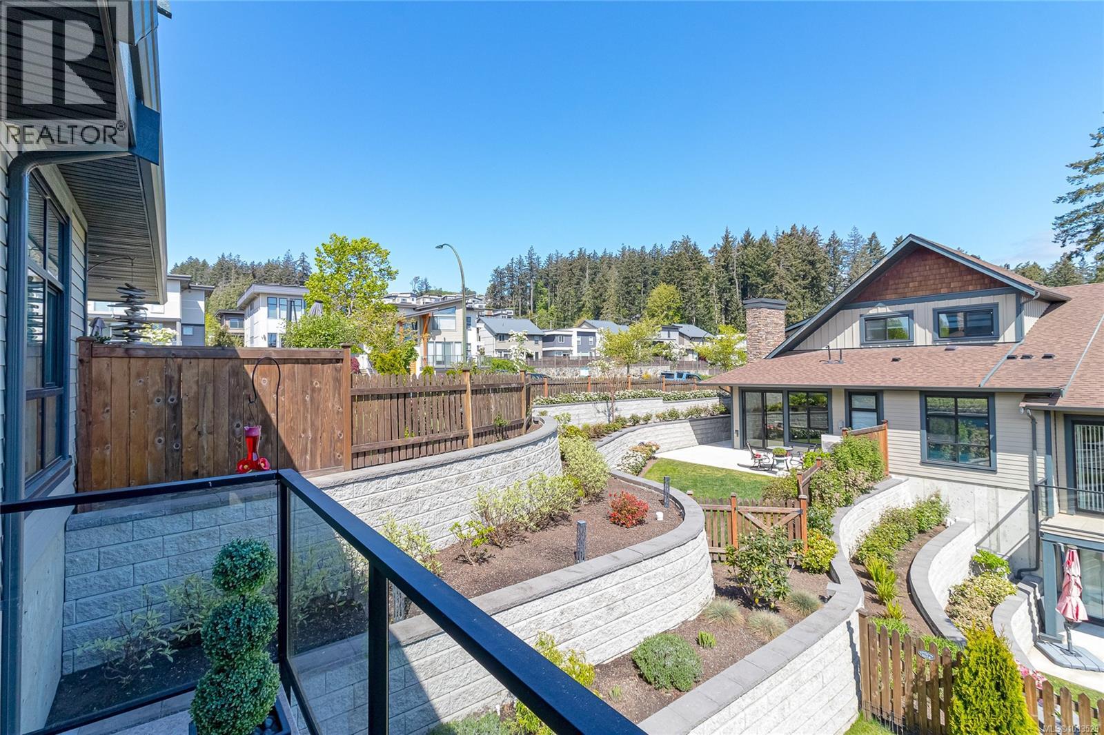 #104 467 Royal Bay Dr - 32