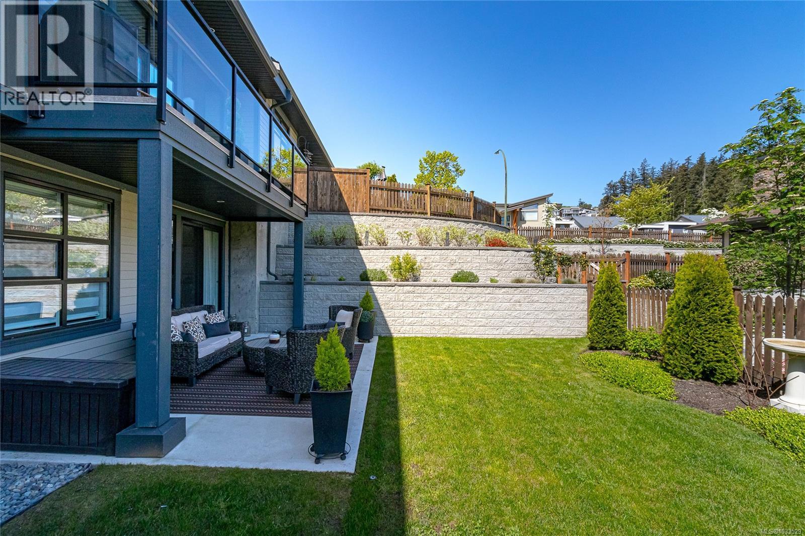 #104 467 Royal Bay Dr - 33