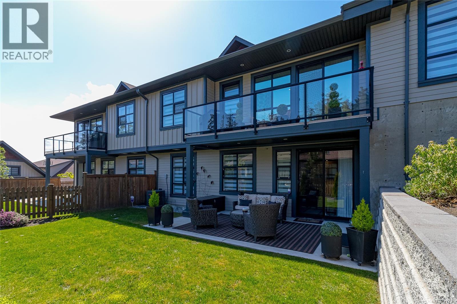 #104 467 Royal Bay Dr - 34