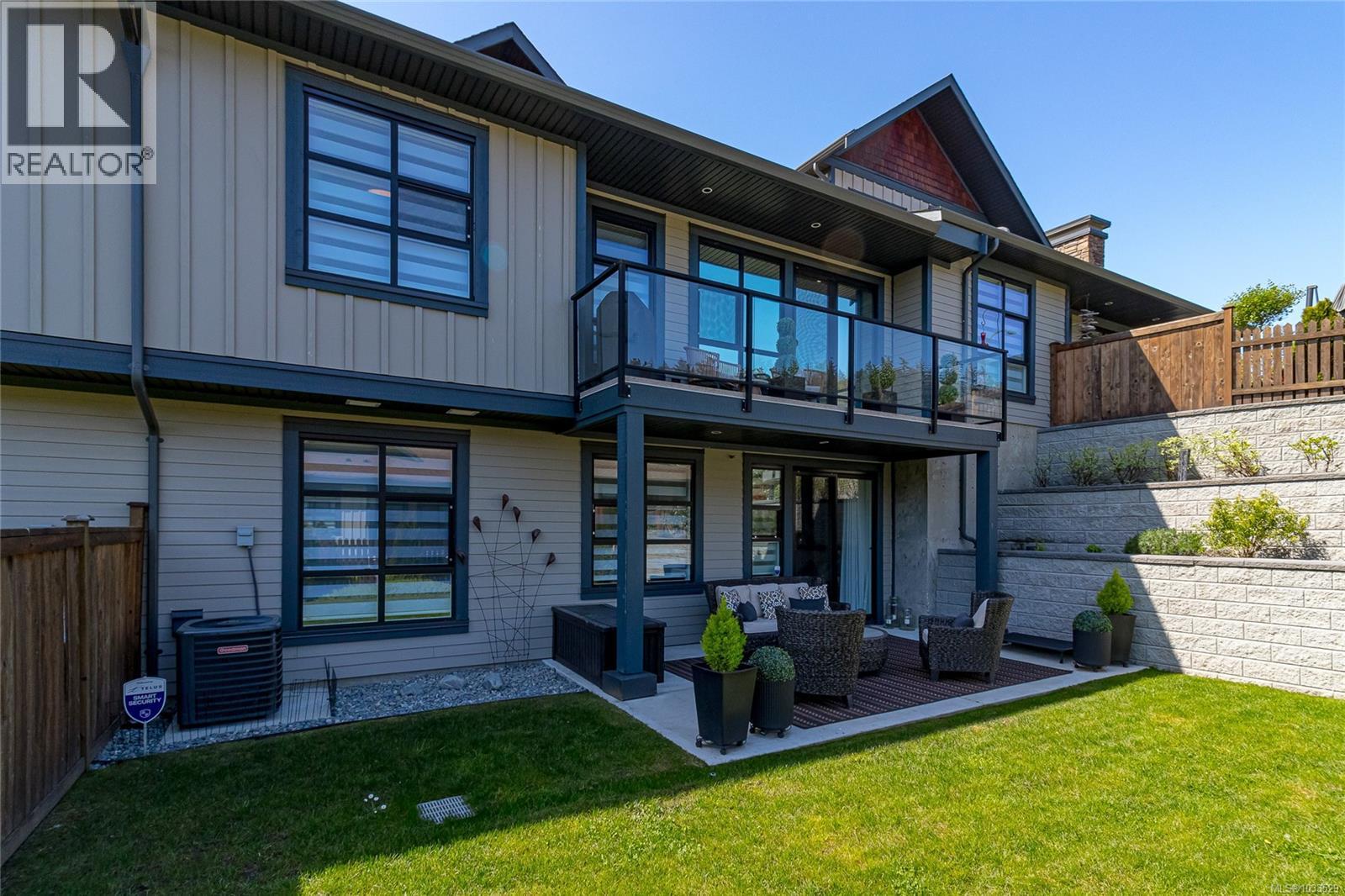 #104 467 Royal Bay Dr - 35