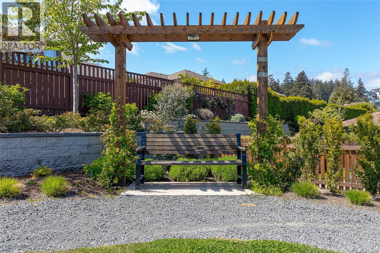 #104 467 Royal Bay Dr - 39