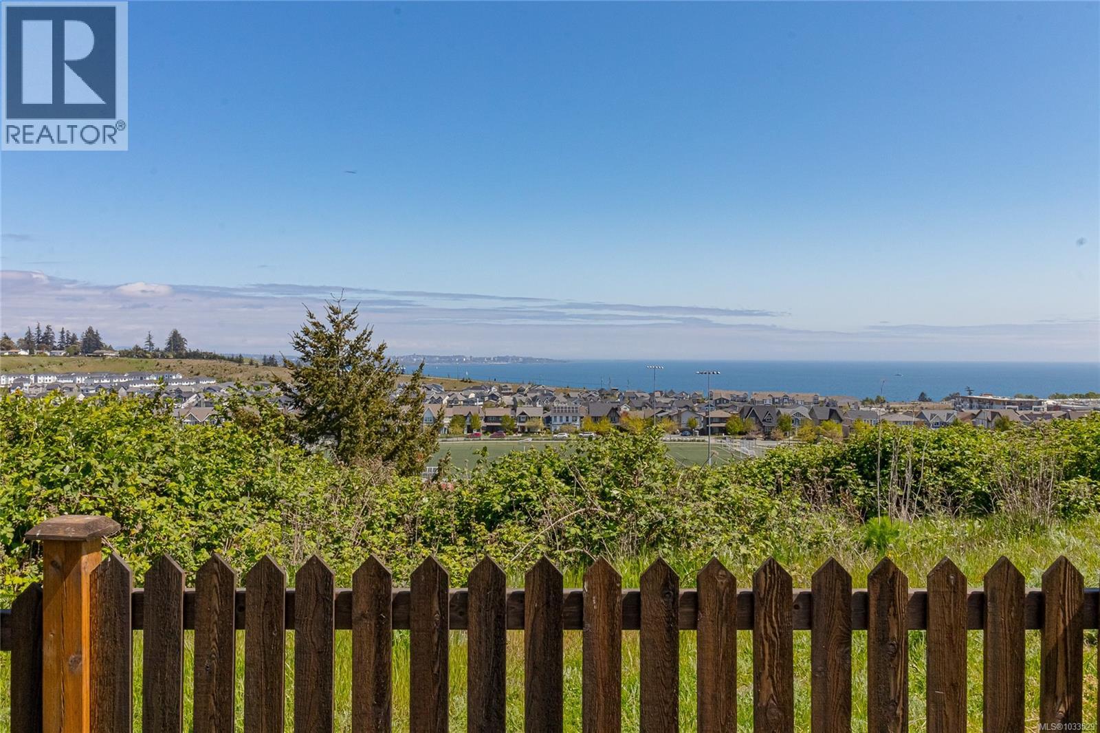 #104 467 Royal Bay Dr - 40