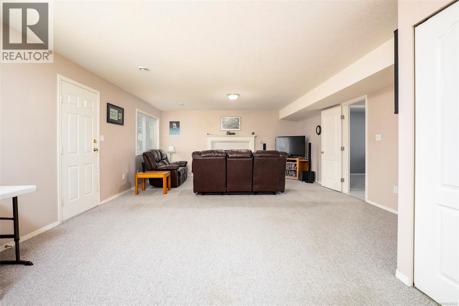 5951 Cathedral Cres - 15