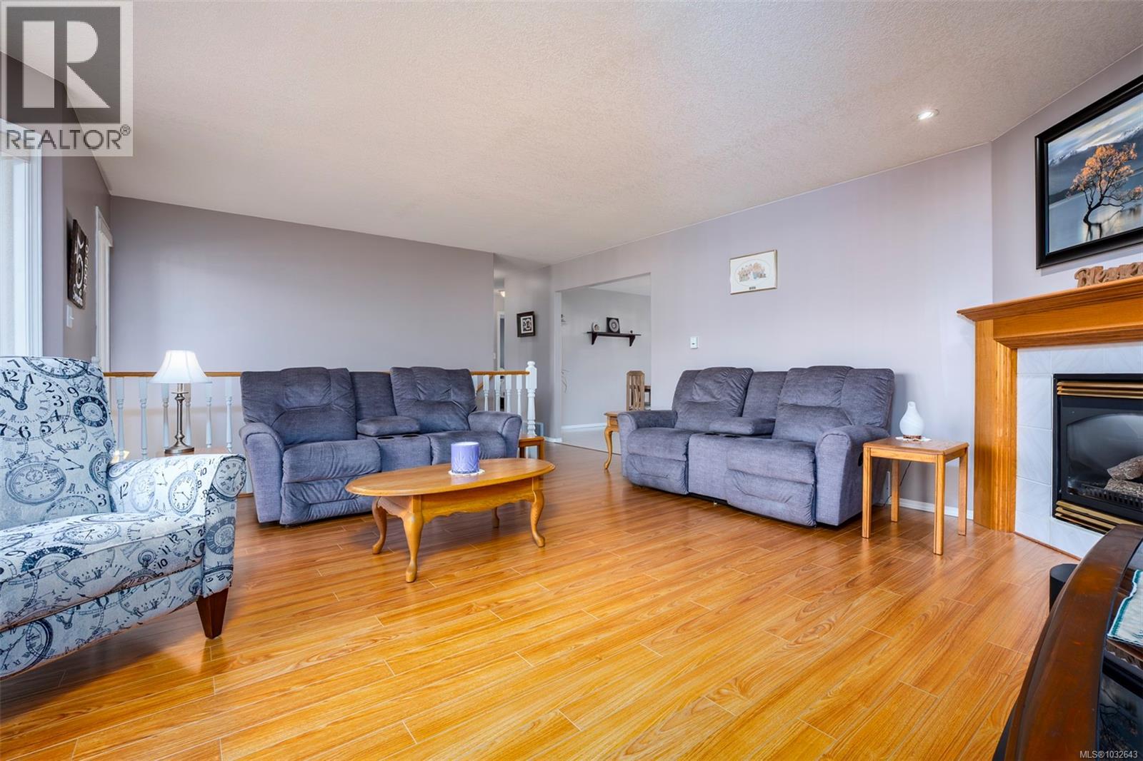 5951 Cathedral Cres - 26