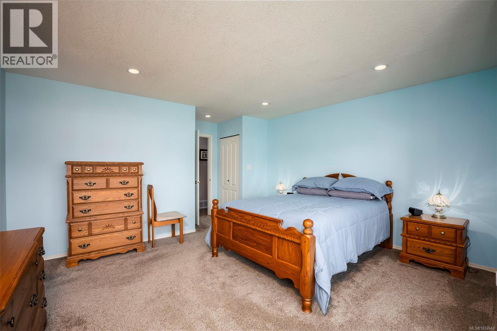 5951 Cathedral Cres - 40
