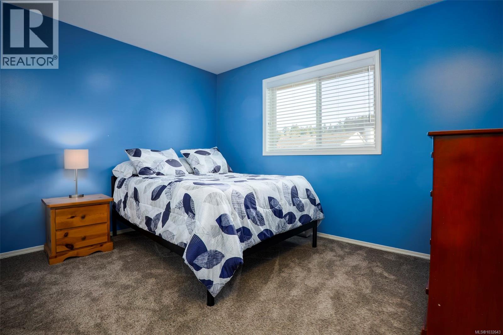 5951 Cathedral Cres - 36