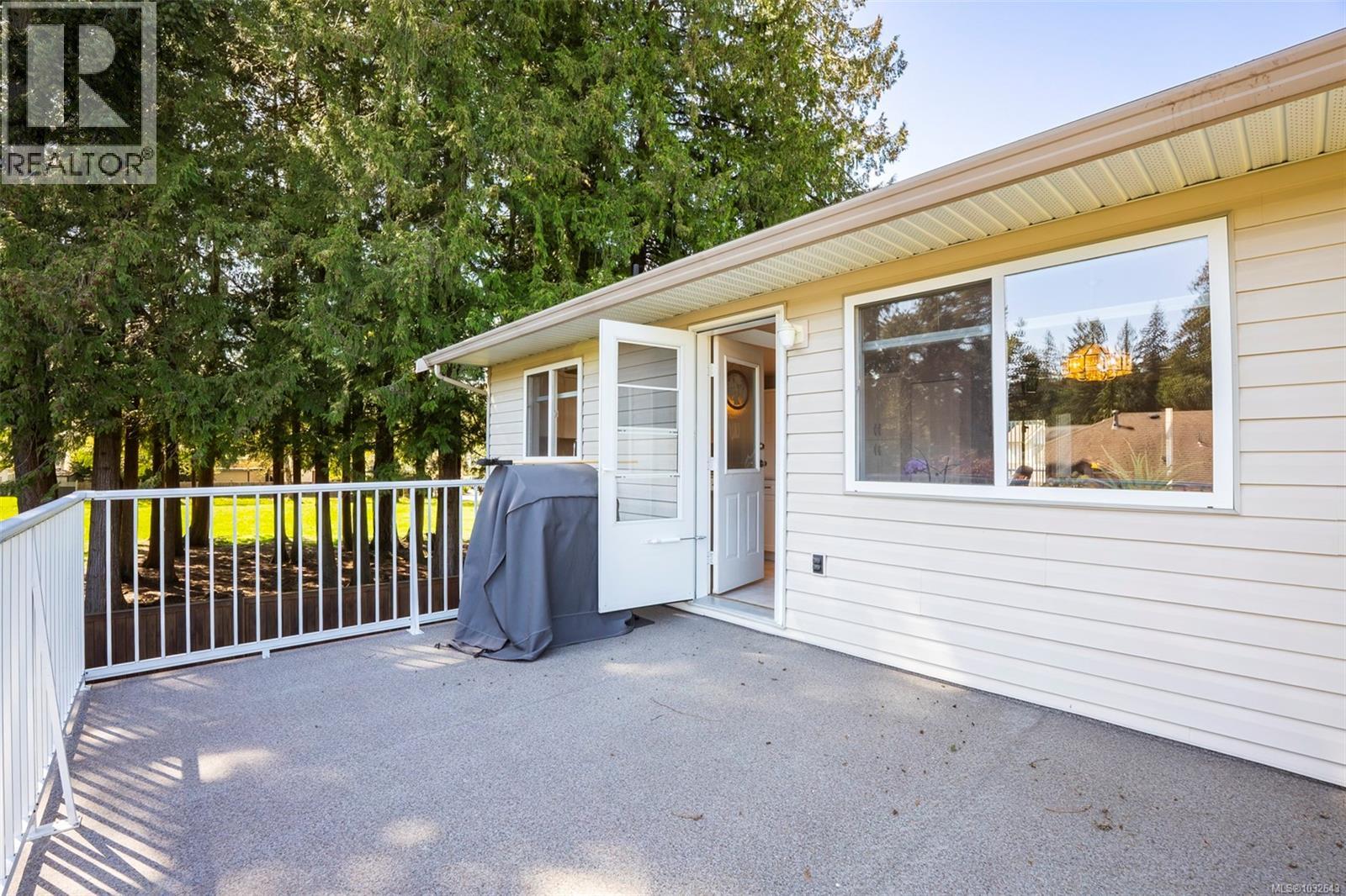 5951 Cathedral Cres - 34