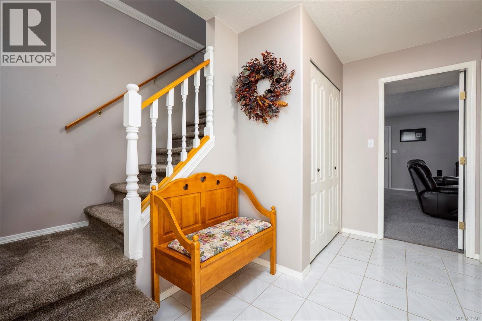 5951 Cathedral Cres - 2