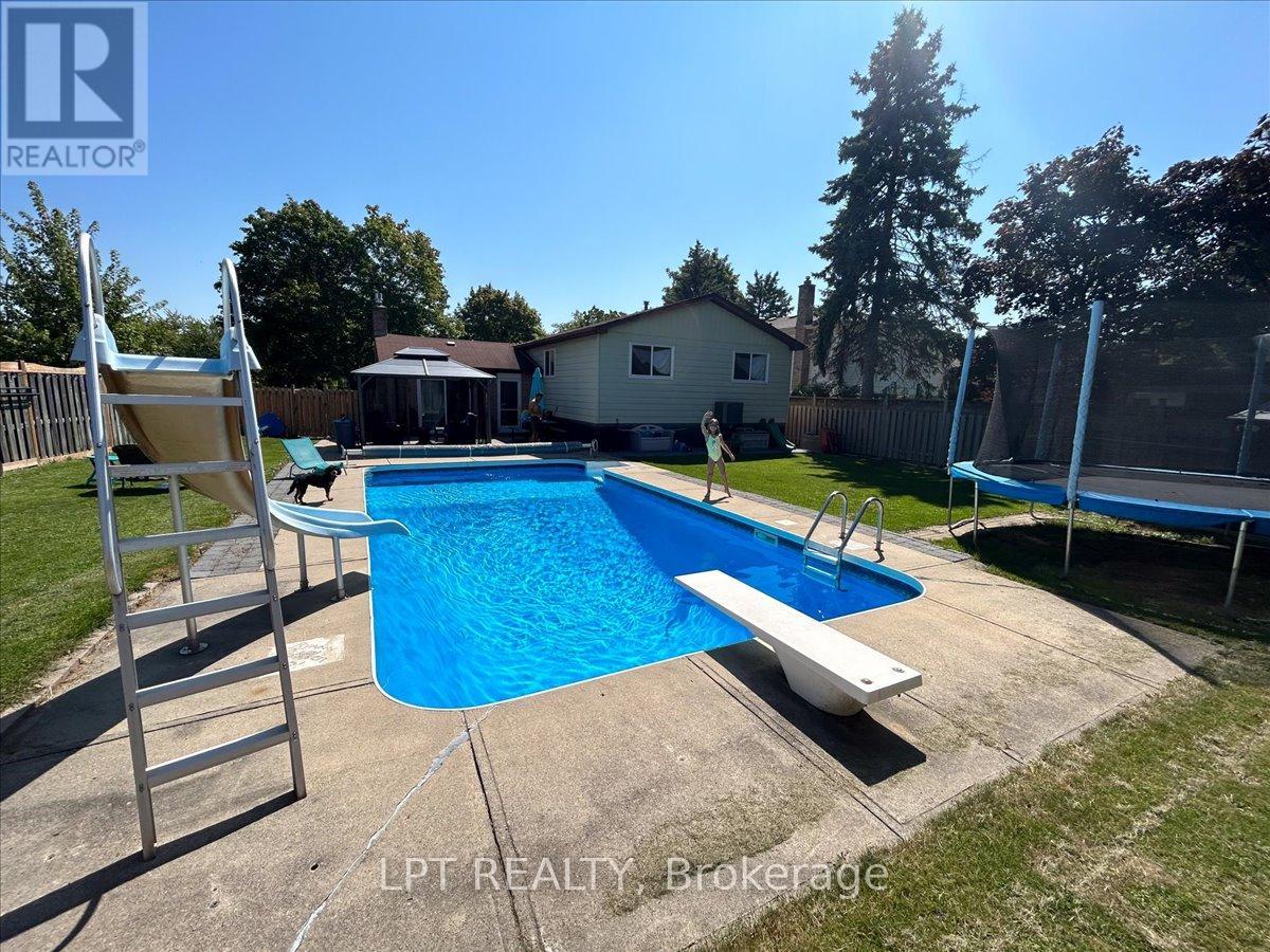 26 WRIGHT CRESCENT S - 41