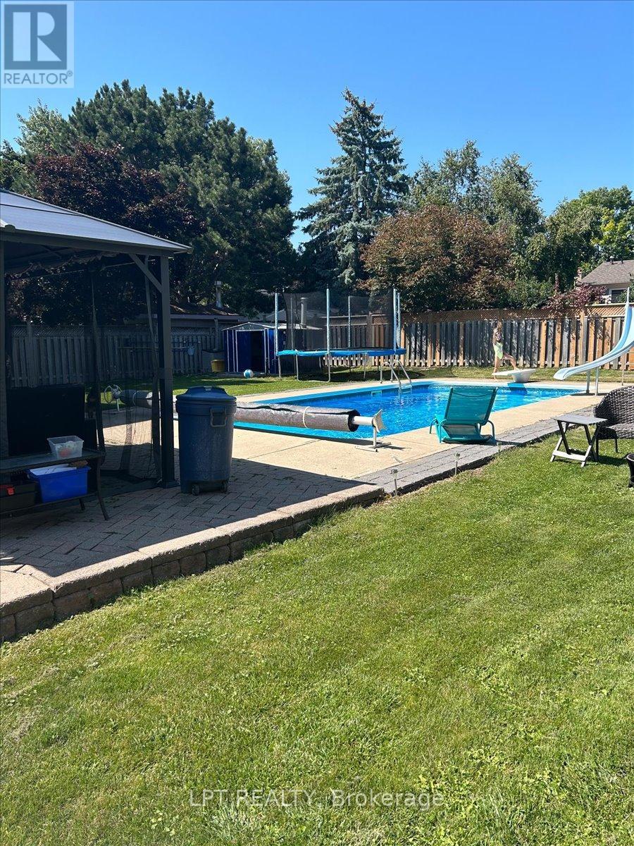 26 WRIGHT CRESCENT S - 44