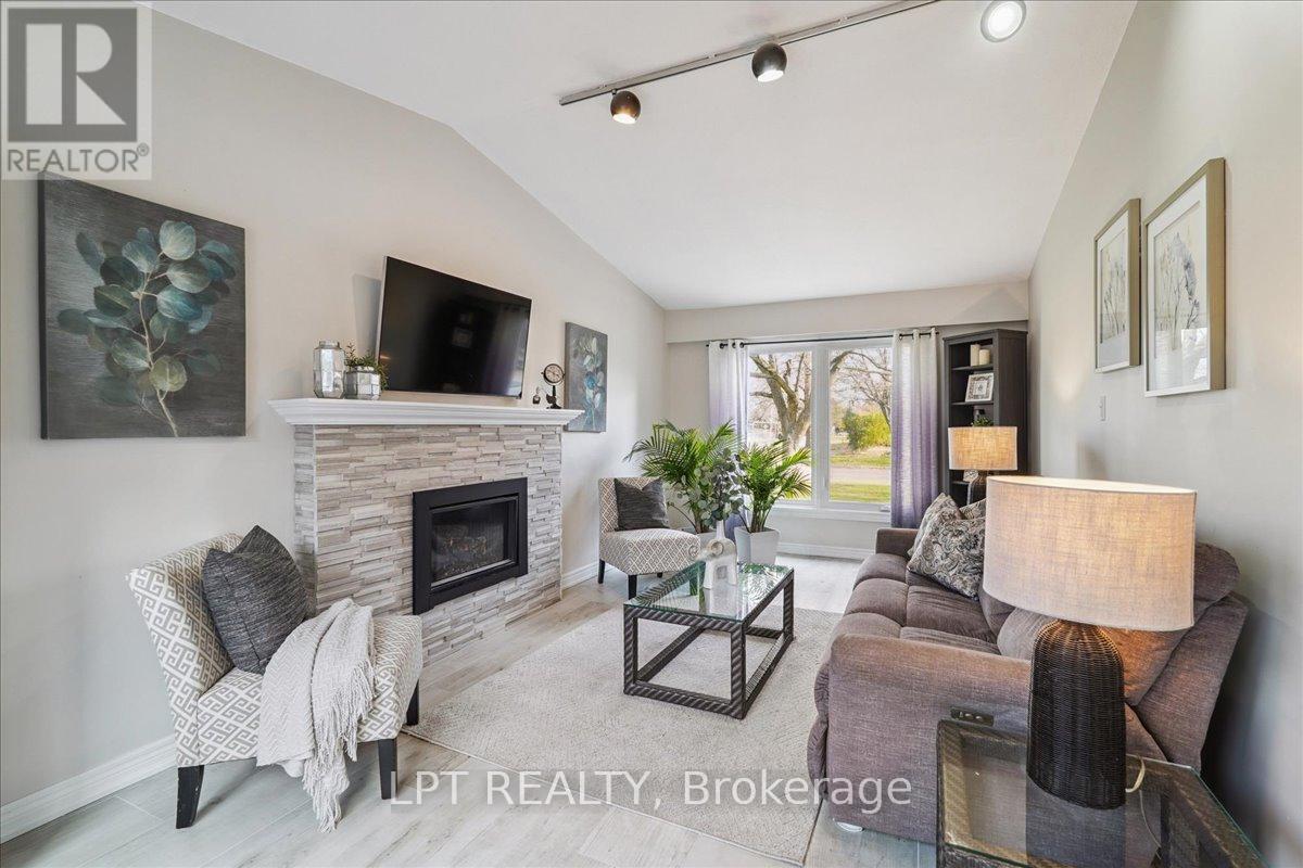 26 WRIGHT CRESCENT S - 7