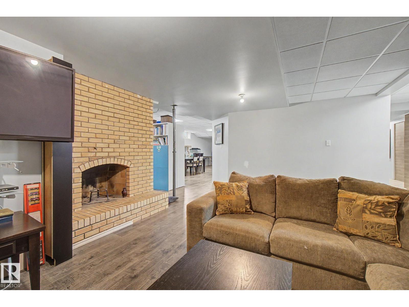 4228 46 ST NW, Edmonton
