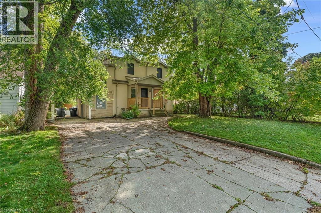 63 MINNEWAWA Road, Mississauga, Ontario, L5G1C6 — Photo 3