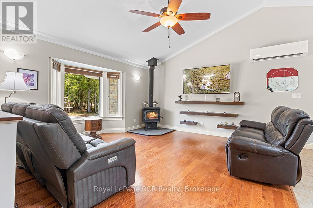 109 PIKE STREET - 10