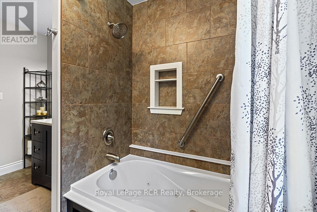 109 PIKE STREET - 19