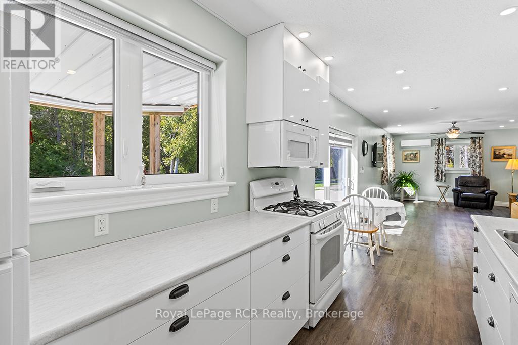 109 PIKE STREET - 26