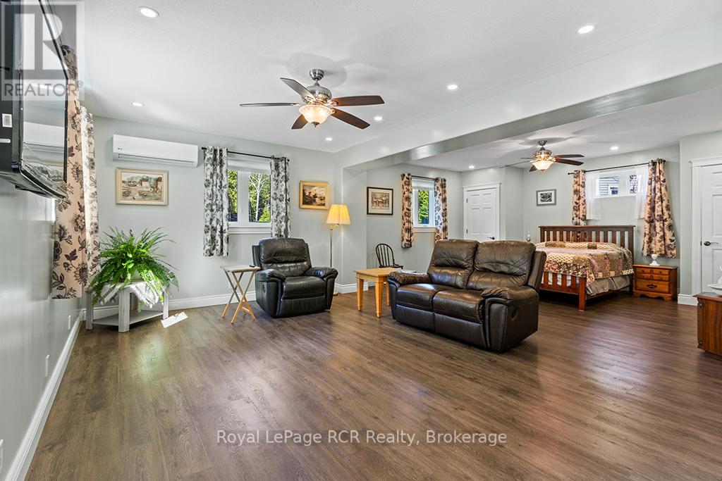 109 PIKE STREET - 27