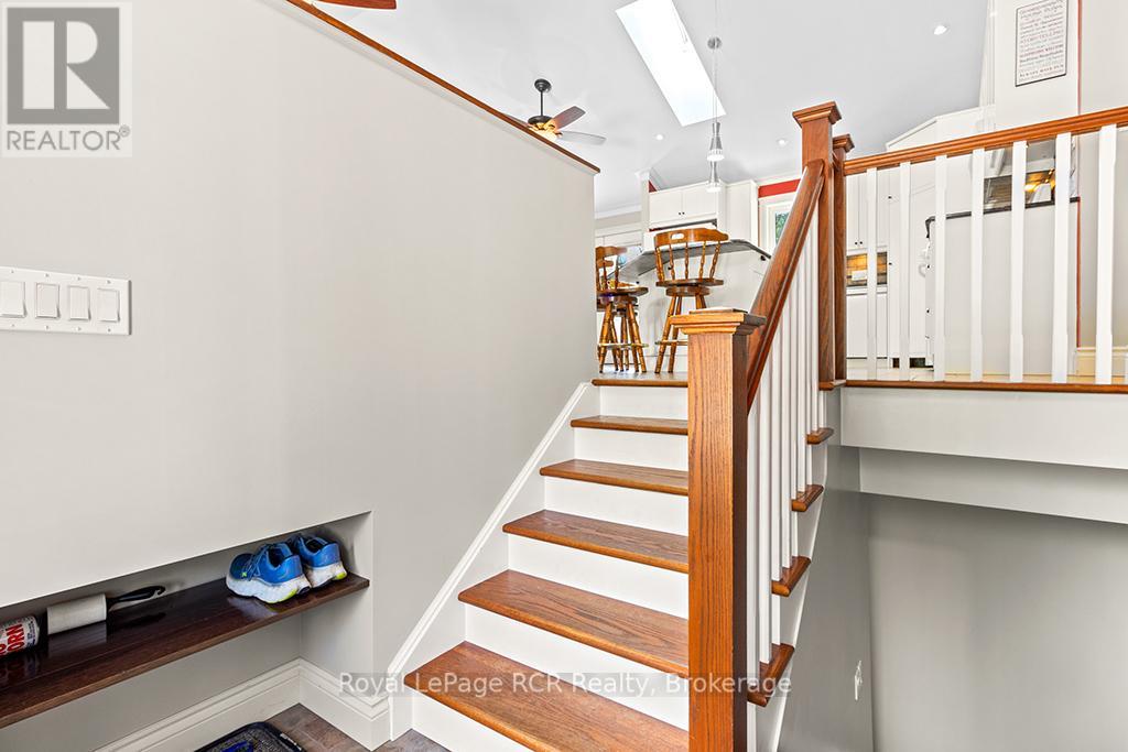 109 PIKE STREET - 8