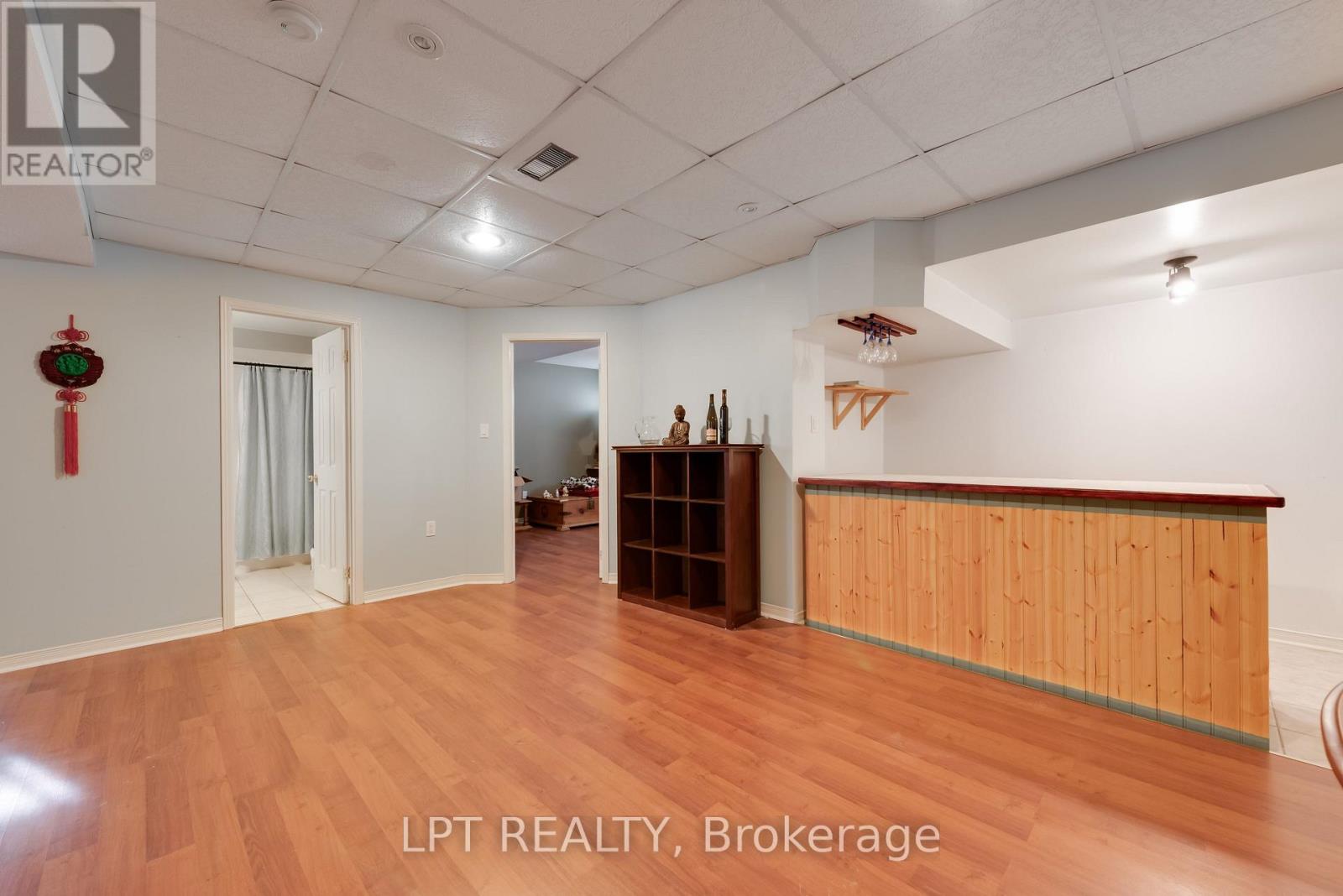 1 BAY COURT - 21