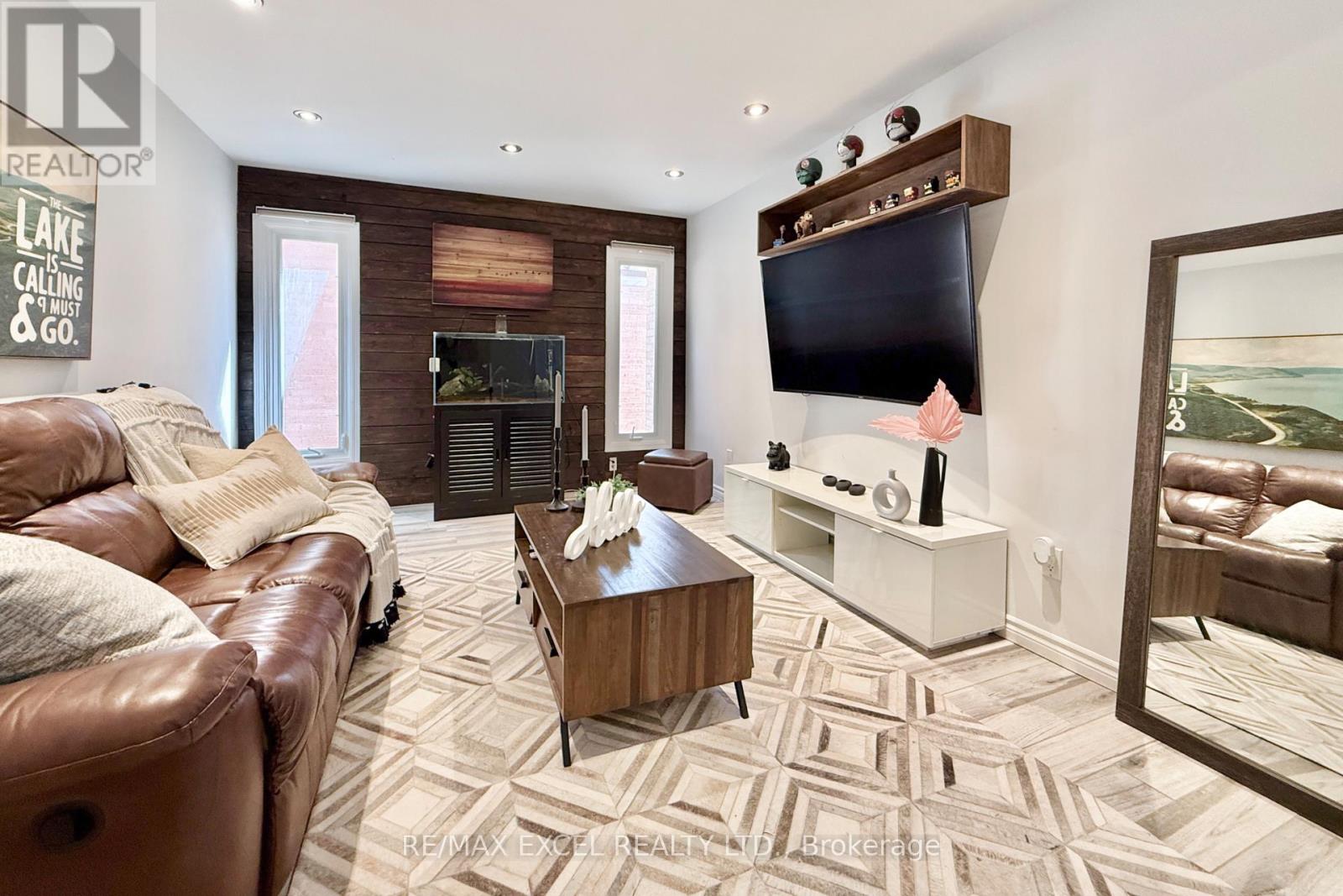 150 TROTHEN CIRCLE - 6