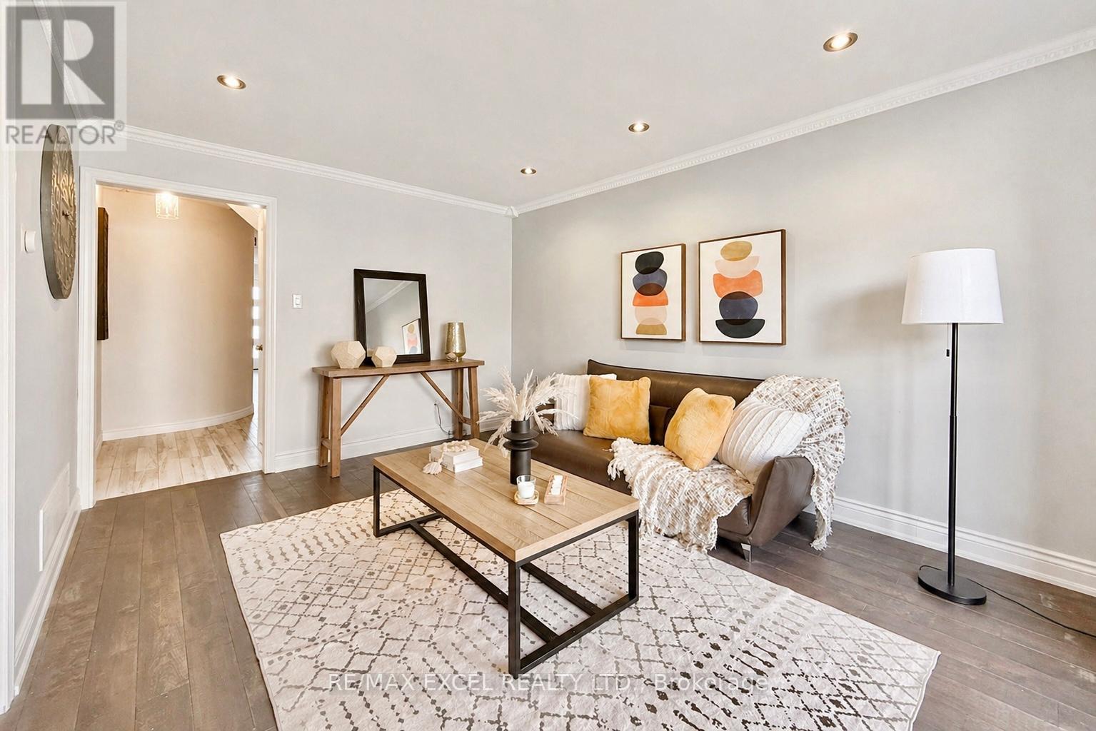 150 TROTHEN CIRCLE - 11