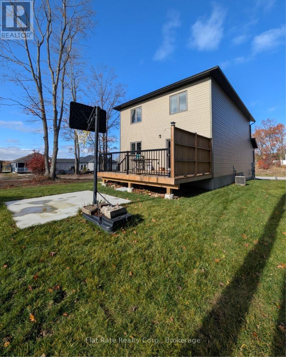 38 PAYETTE DRIVE - 32