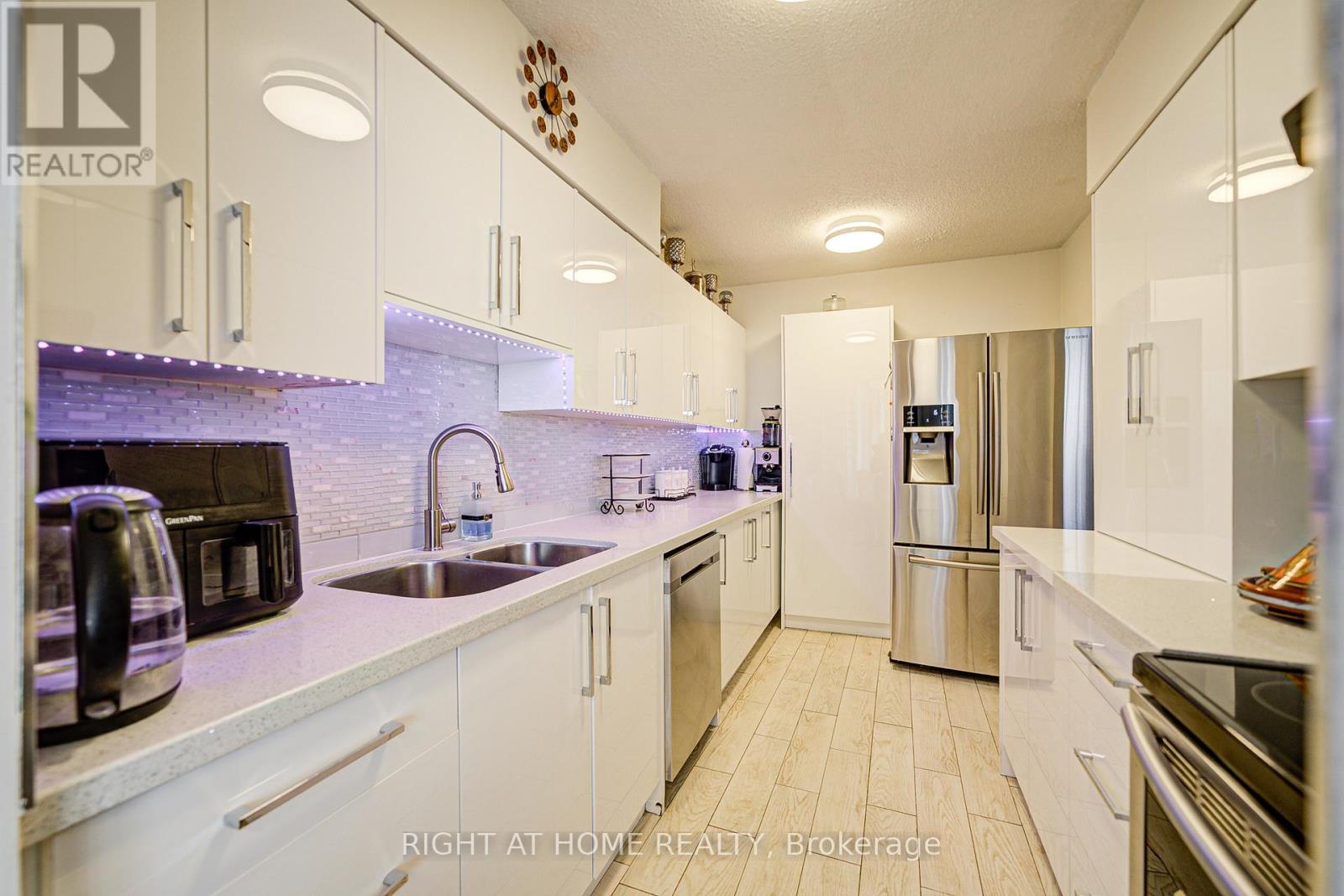 #607 180 DUDLEY AVENUE - 15