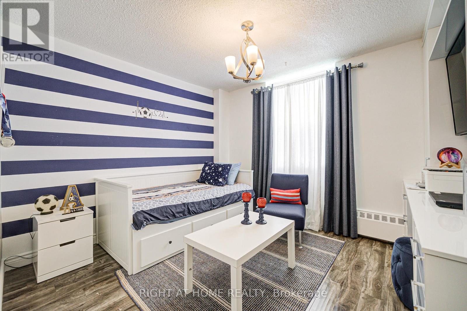 #607 180 DUDLEY AVENUE - 20