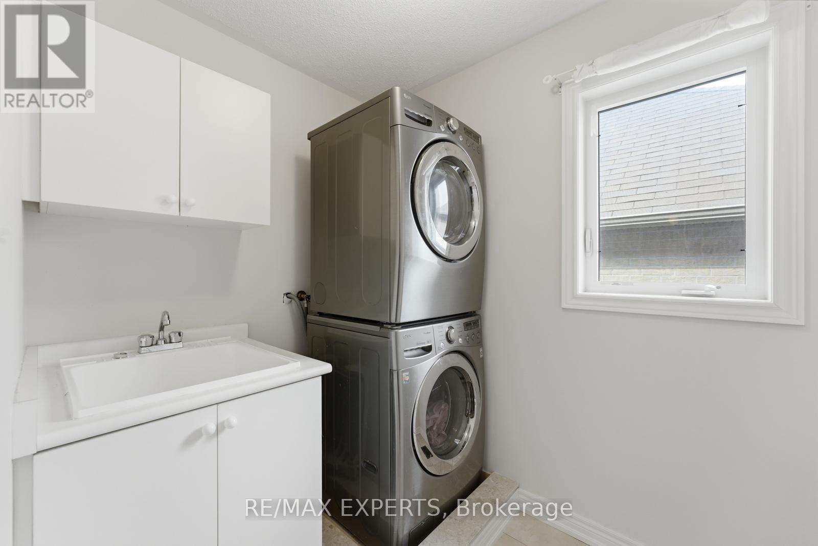 847 MEMORIAL CIRCLE - 33