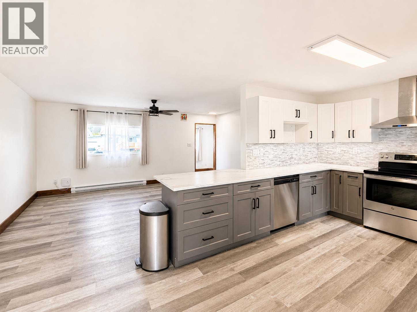 47 LILLOOET CRESCENT - 4