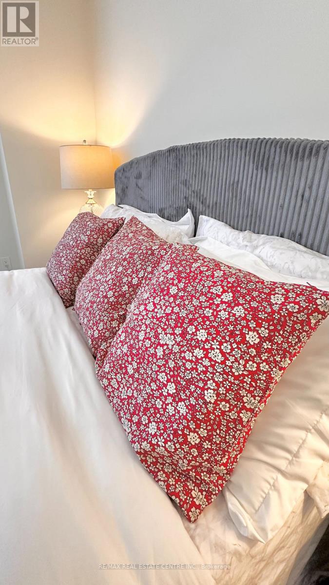15 CHARM PLACE - 16