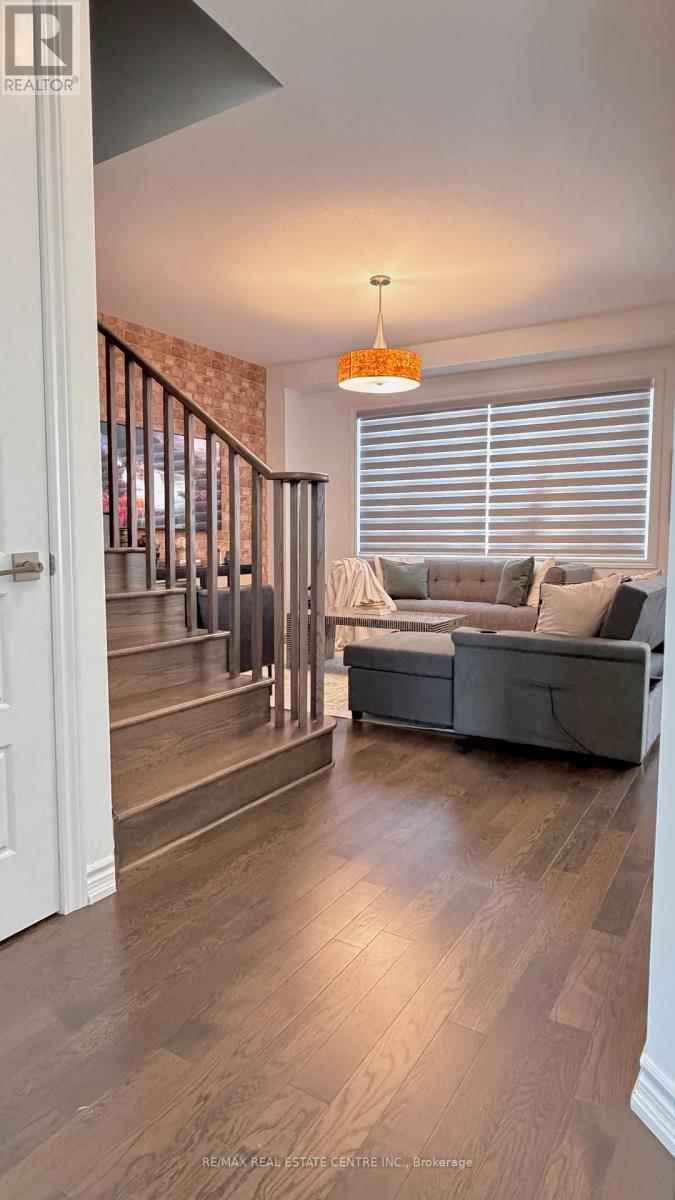 15 CHARM PLACE - 7