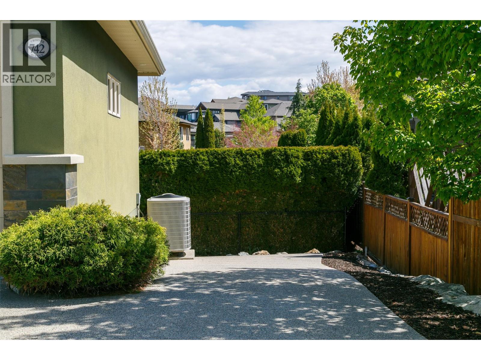  742 Crozier Avenue, Kelowna