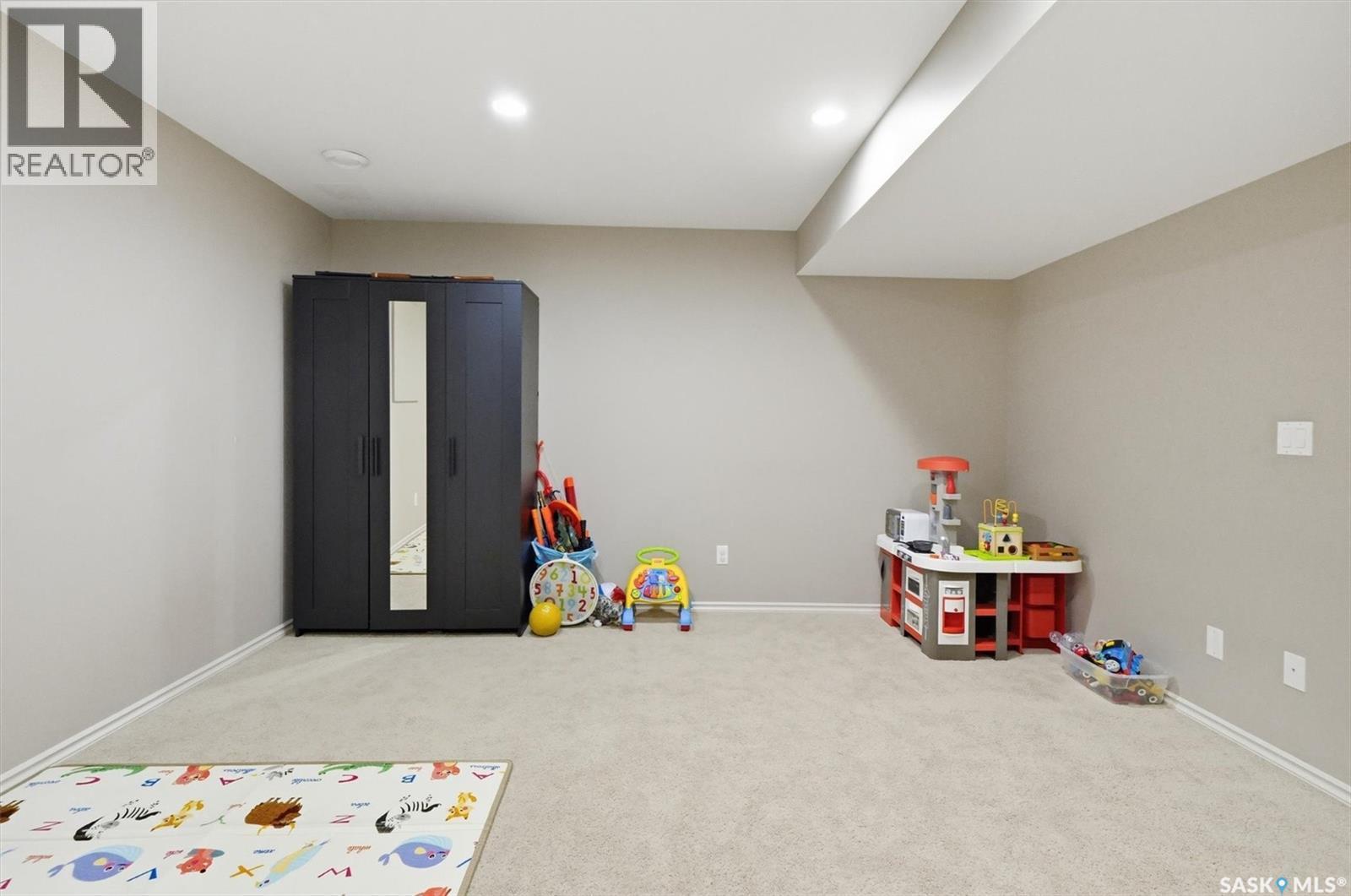 #405 615 Lynd CRESCENT - 26