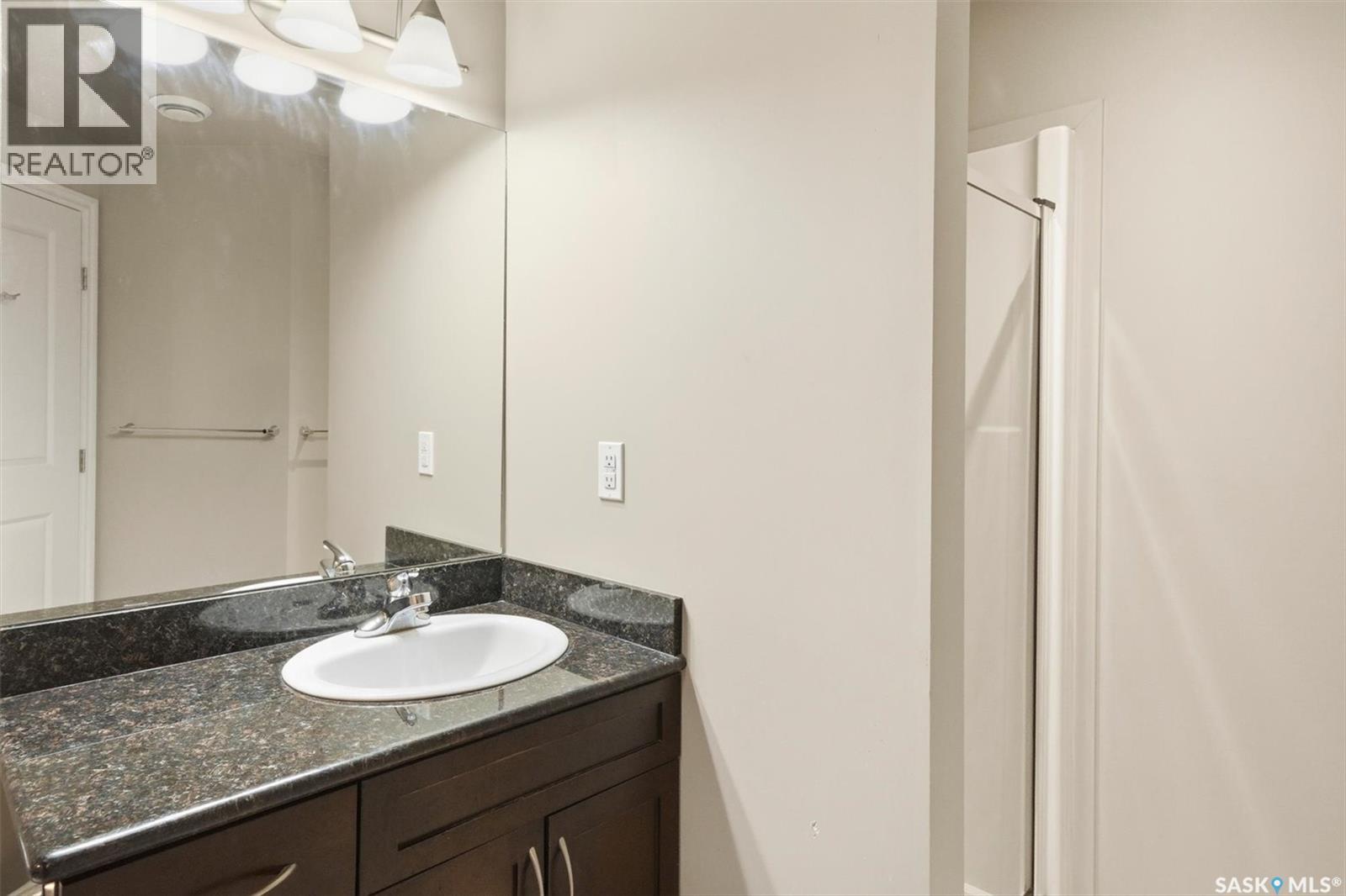 #405 615 Lynd CRESCENT - 29