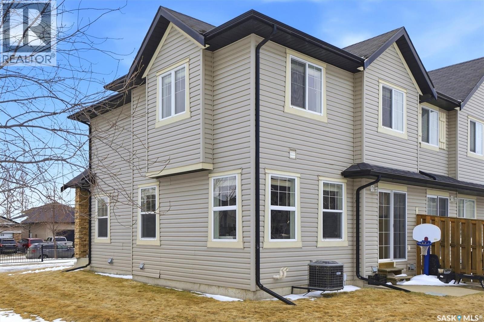 #405 615 Lynd CRESCENT - 35