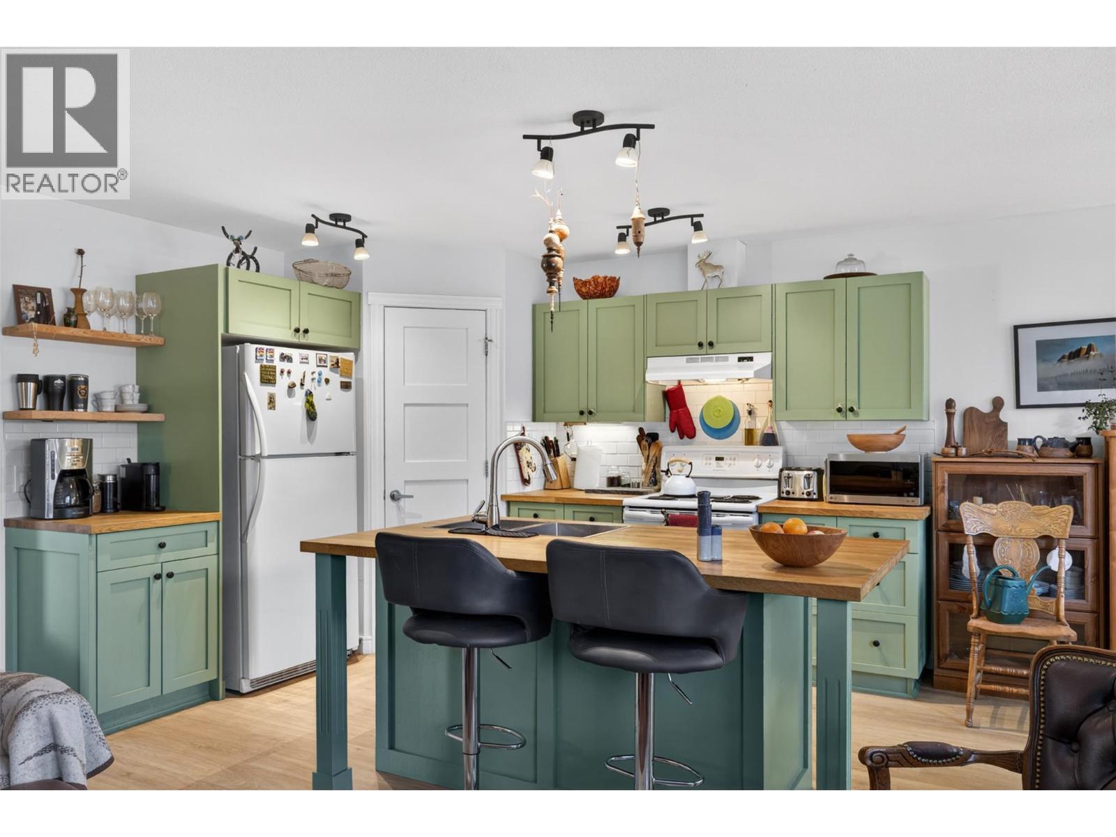 4896 Ridge Road - 18