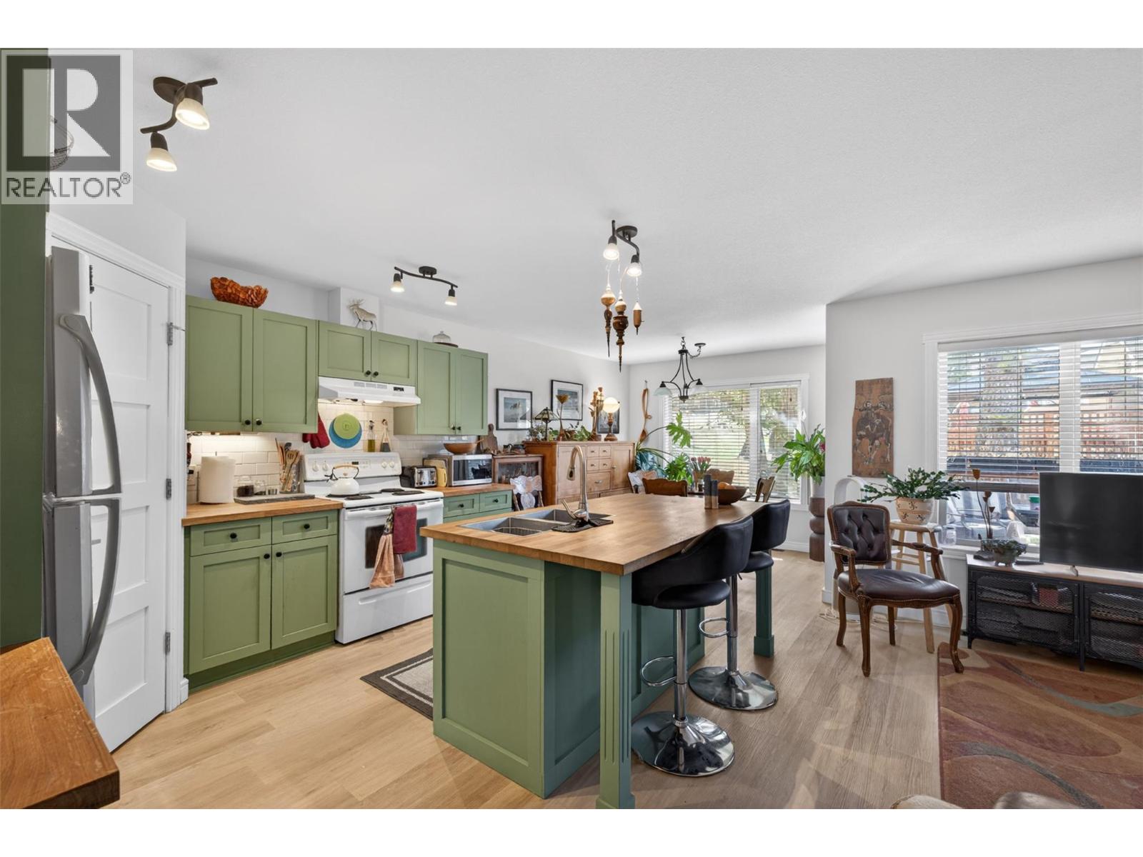 4896 Ridge Road - 8