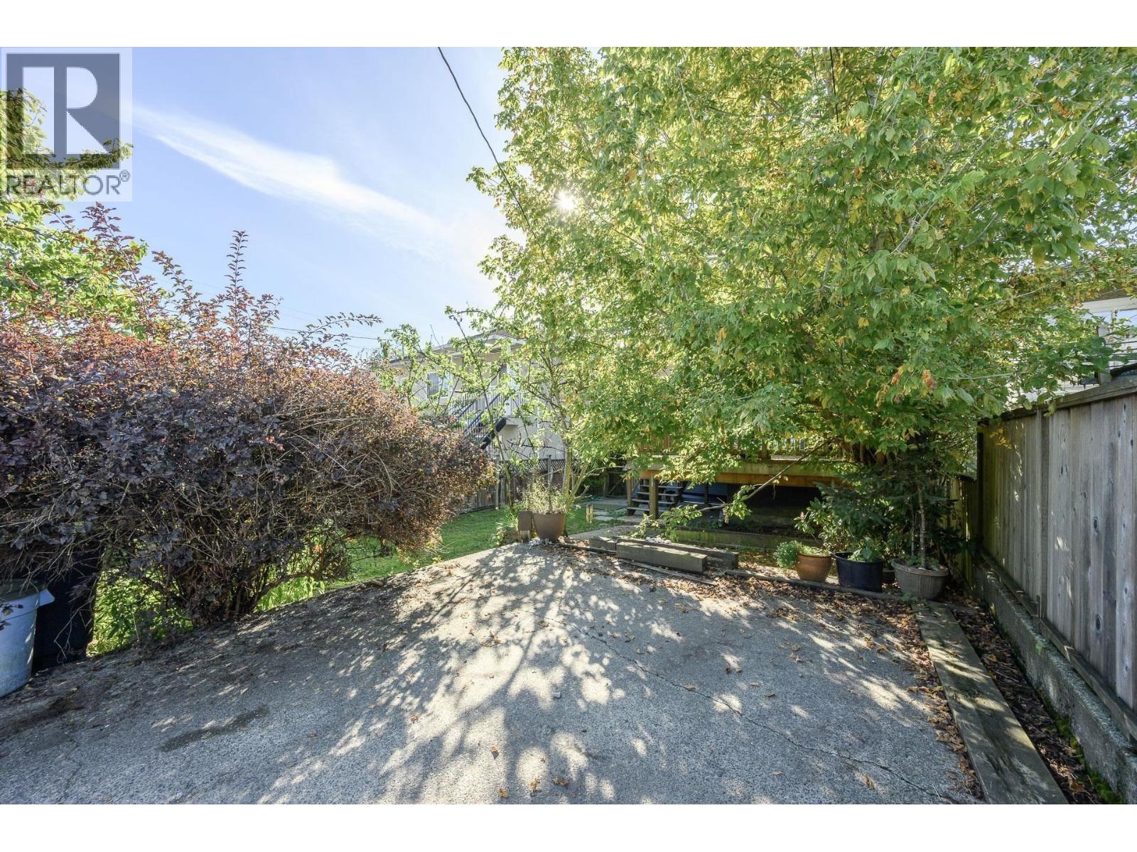 3 Bed, 2 Bath House for Sale in Vancouver – 2633 VENABLES STREET, Vancouver - Image 14