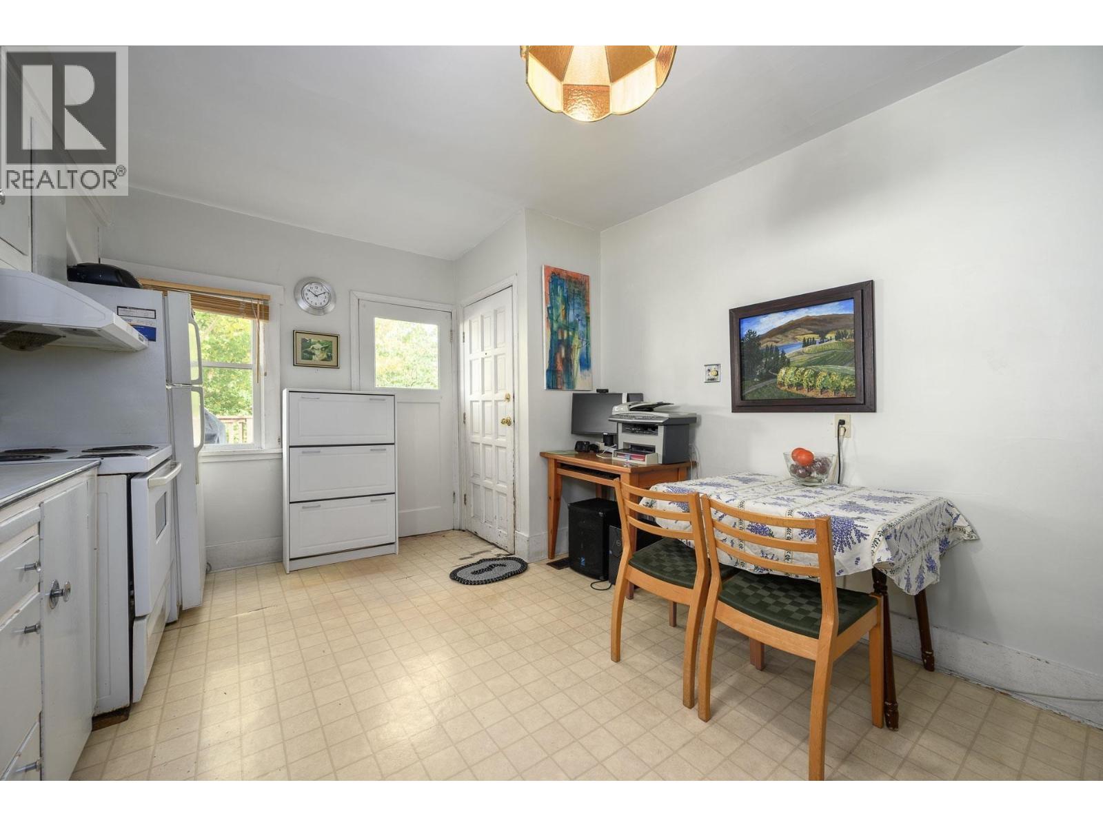 3 Bed, 2 Bath House for Sale in Vancouver – 2633 VENABLES STREET, Vancouver - Image 6