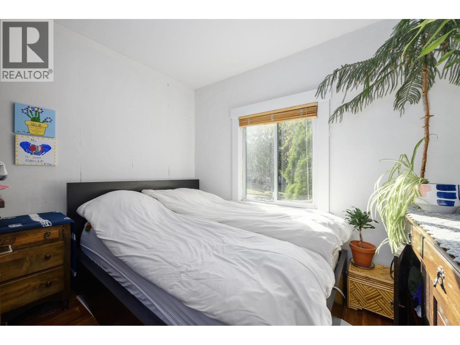 3 Bed, 2 Bath House for Sale in Vancouver – 2633 VENABLES STREET, Vancouver - Image 7