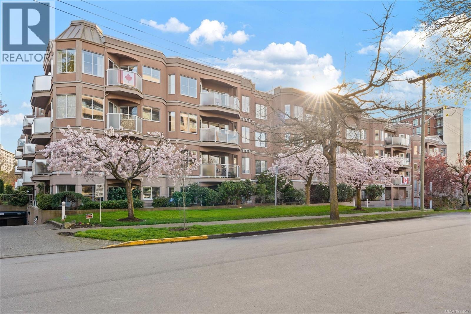 120 405 Quebec Street, Victoria