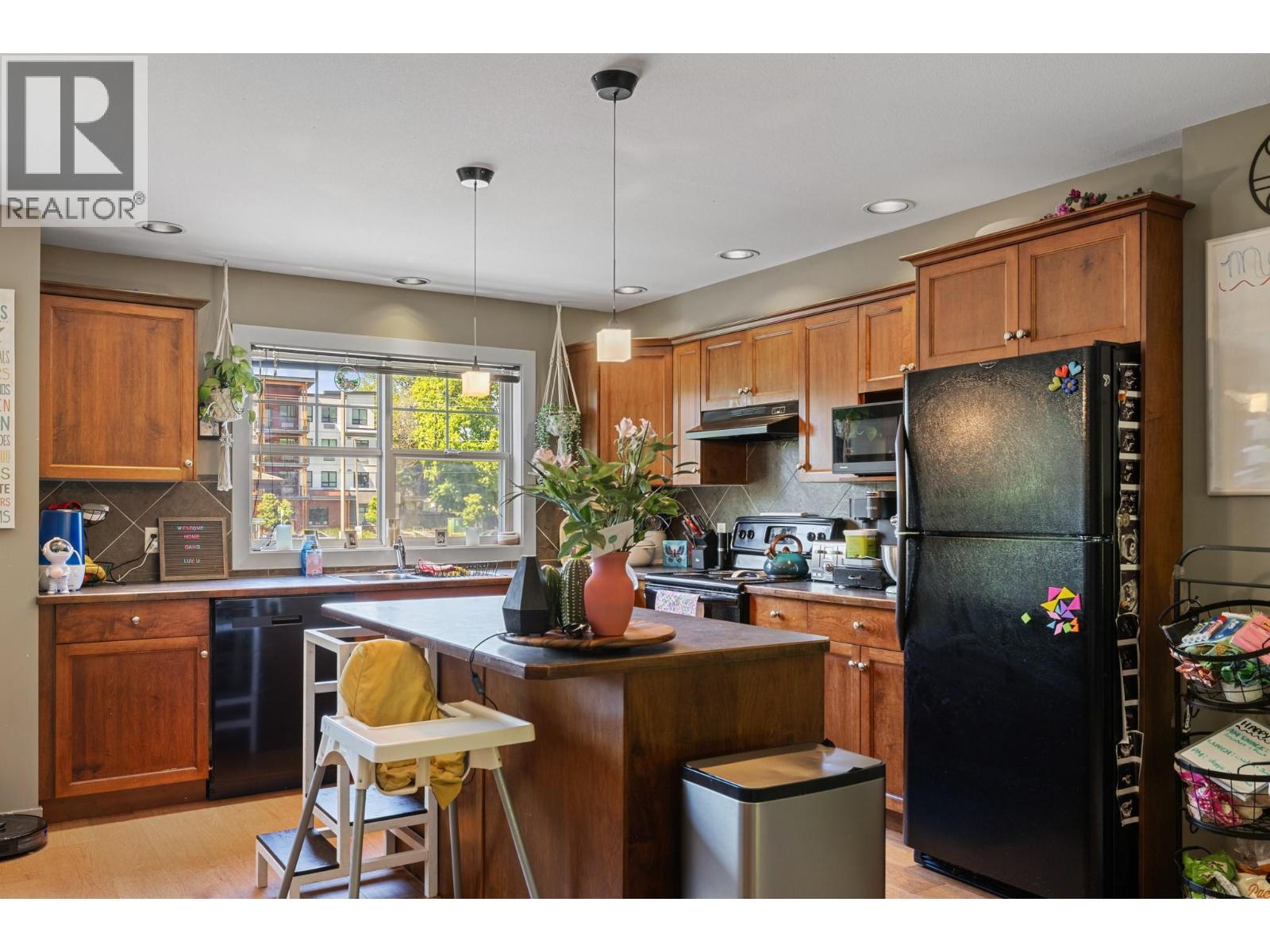 2 146 McCurdy Road, Kelowna