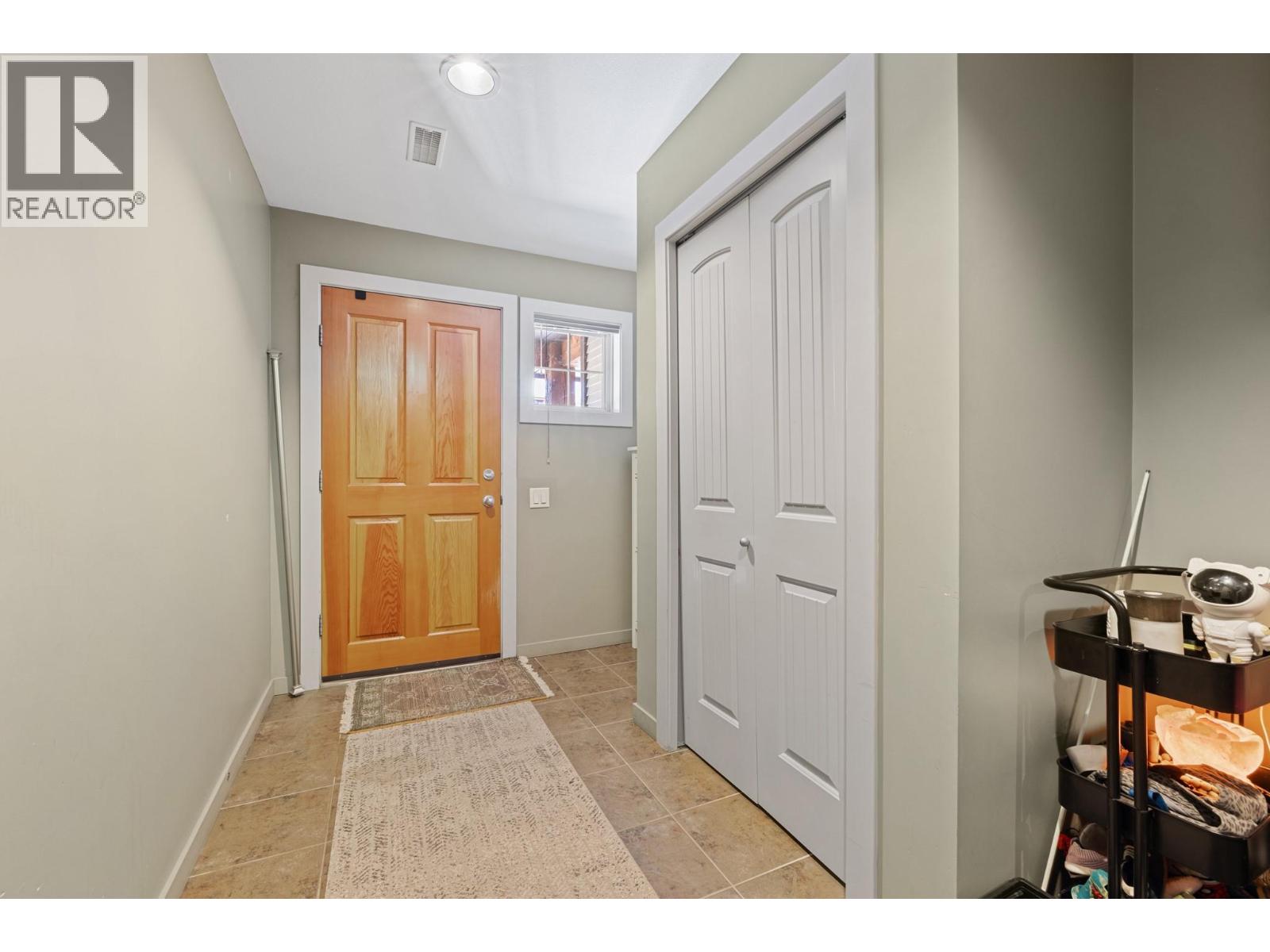 2 146 McCurdy Road, Kelowna