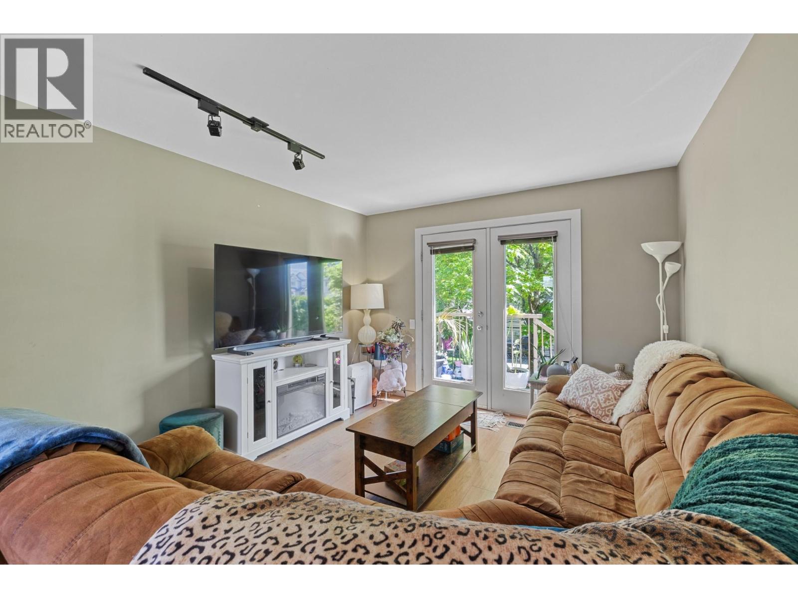 2 146 McCurdy Road, Kelowna