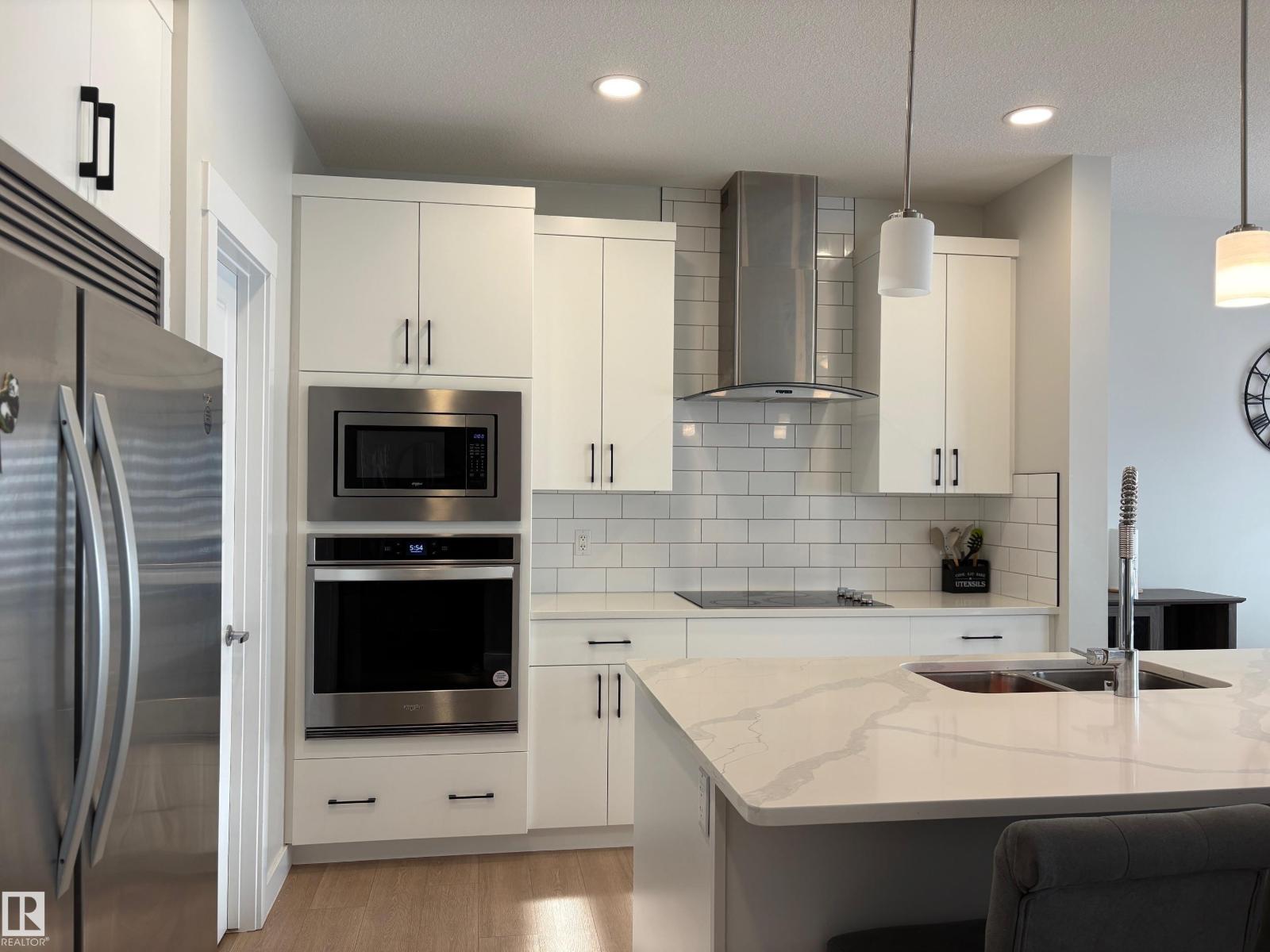 9952 227 ST NW - 14